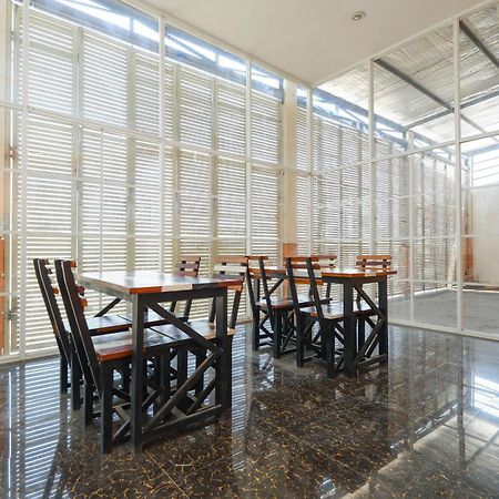 Unta Residence Семаранг Екстериор снимка
